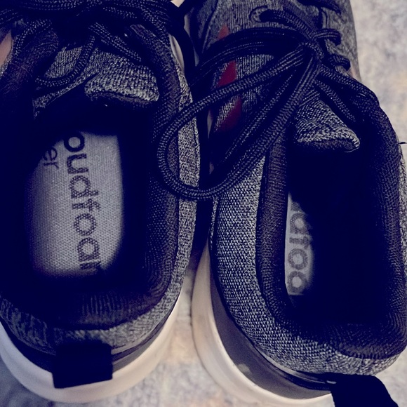 Adidas cloudfoam tennis shoes - Picture 2 of 3